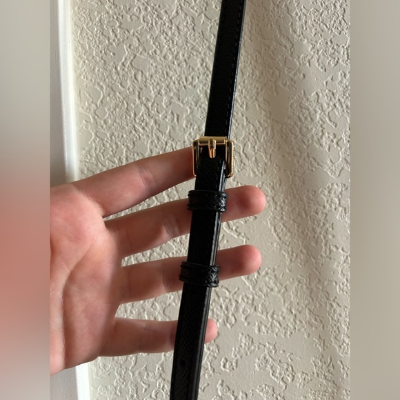 Black & Gold Jet Set Michael Kors Crossbody 🖤 - Picture 3 of 8